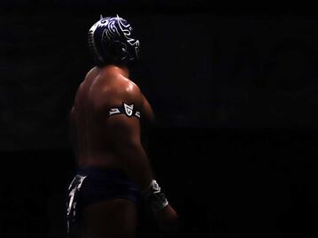 Policías de día, luchadores de la Arena Puebla de noche