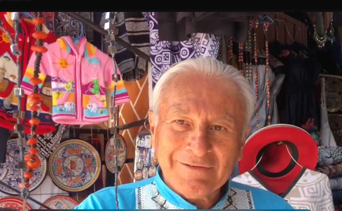 Don José, toda una vida vendiendo artesanías en El Parián