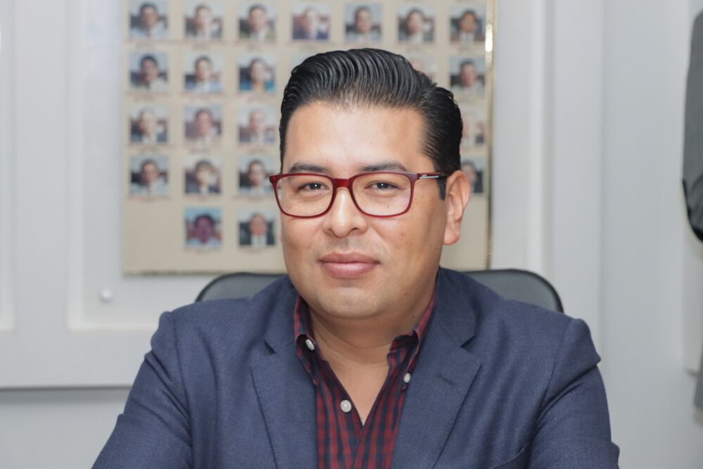 Néstor Camarillo buscará la candidatura del PRI para el Senado | Foto: EsImagen