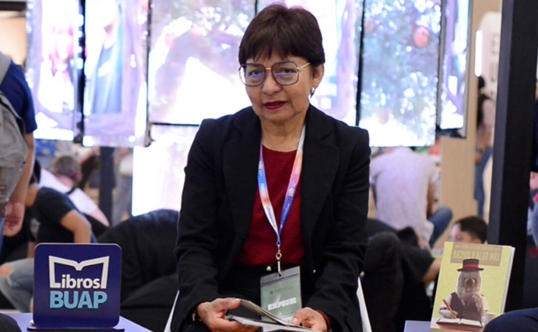 La rectora de la BUAP, Lilia Cedillo, presentó su libro  Otra vez a las andadas. Bichos y algo más", en la edición 38 de la Feria Internacional del Libro de Guadalajara I Foto: BUAP
