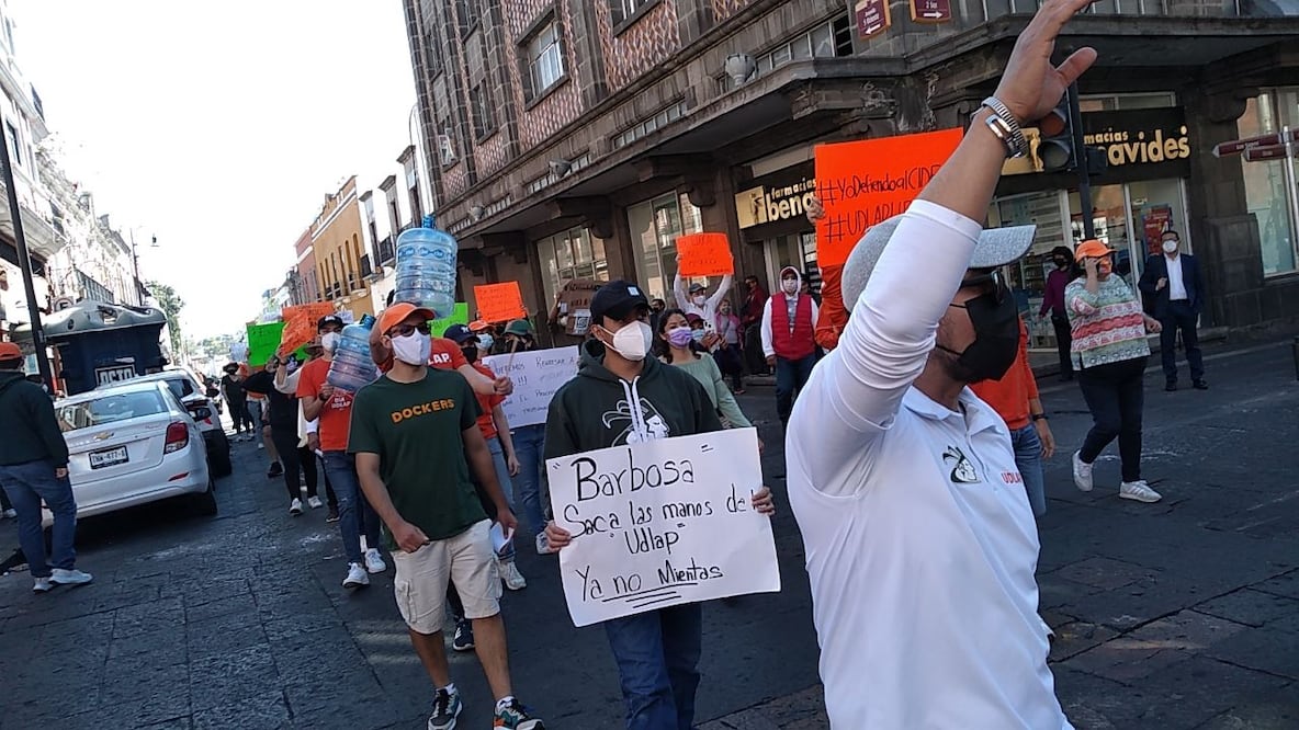 Estudiantes de la UDLAP protestan en el Centro Histórico