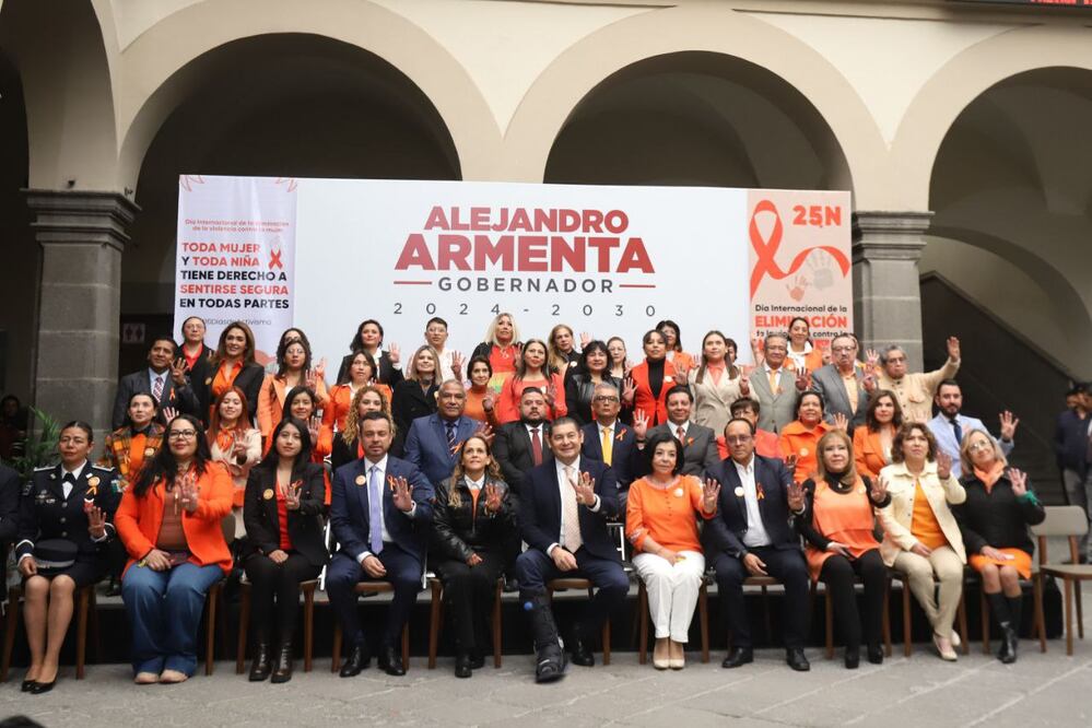 Alejandro Armenta presentó a más integrantes del gabinete | Foto: EsImagen