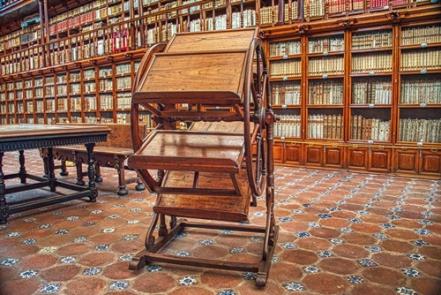 El carrusel para libros de la Biblioteca Palafoxiana: tecnología con 3 siglos de historia