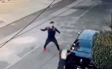 ¡Cuidado! Dos sujetos andan rompiendo cristales de coches en calles de Puebla 