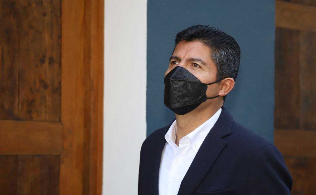 El presidente municipal de Puebla, Eduardo Rivera Pérez, indicó que no es momento de hablar de las elecciones del 2024 | Foto: Agencia Es Imagen para El Universal Puebla