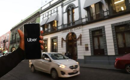 Negocio millonario en Puebla, rentan taxis para Uber y Didi