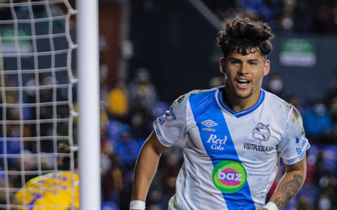 Maxi Araújo, un extremo que actualmente representa a Uruguay en la Copa América, se rumorea que está siendo observado por Tigres de la UANL en México. 

Foto: Producción El Universal Puebla