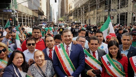 Alejandro Armenta reconoce aportación de migrantes poblanos