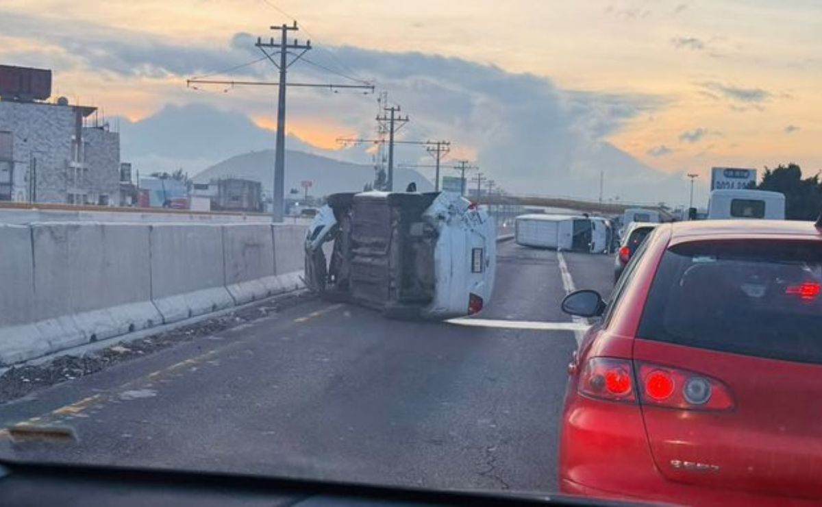 Se registró una accidente la autopista México-Puebla a la altura del kilómetro 24 / Foto: Redes Sociales