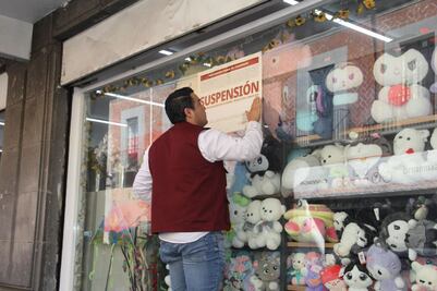 Profeco le cae a otra tienda china en Puebla, coloca sellos de suspensión en Merca Asia