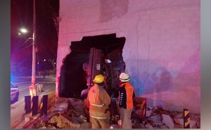 Mueren dos tras chocar su vehículo contra barda de ex fábrica en Mayorazgo