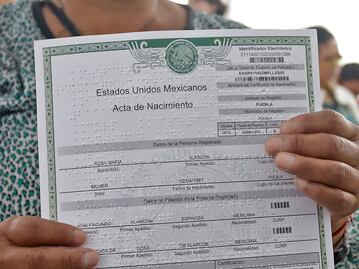 Emite Registro Civil 148 actas de nacimiento en Braille