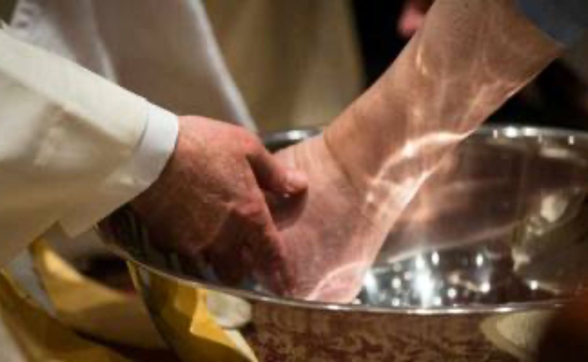 Este día se realiza el lavatorio de pies | Foto: Ecclesia