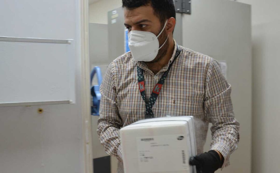 Autoridades aseguran que las vacunas se encuentran en buen estado | Foto: Agencia Es Imagen para El Universal Puebla