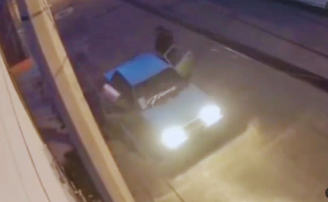 Un niño de 13 años fue captado en video librando un intento de secuestro en la Unidad Tecnológico Segunda Sección | Foto: Twitter @ALunaSilva