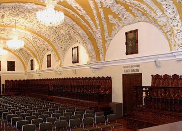 ¿Qué hay al interior del Salón Barroco de la BUAP que todos se admiran al ingresar?