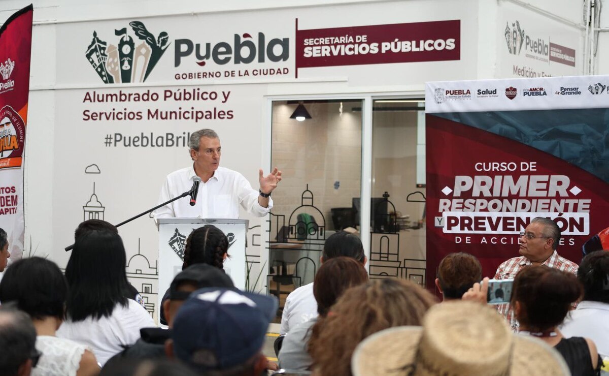 Durante el curso, los trabajadores aprendieron a reconocer signos vitales y aplicar primeros auxilios | Foto: Ayuntamiento de Puebla