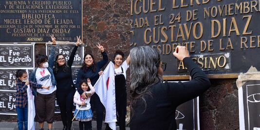 Exigen retirar el nombre de Gustavo Díaz Ordaz de varios sitios; estos espacios en Puebla aún lo conservan