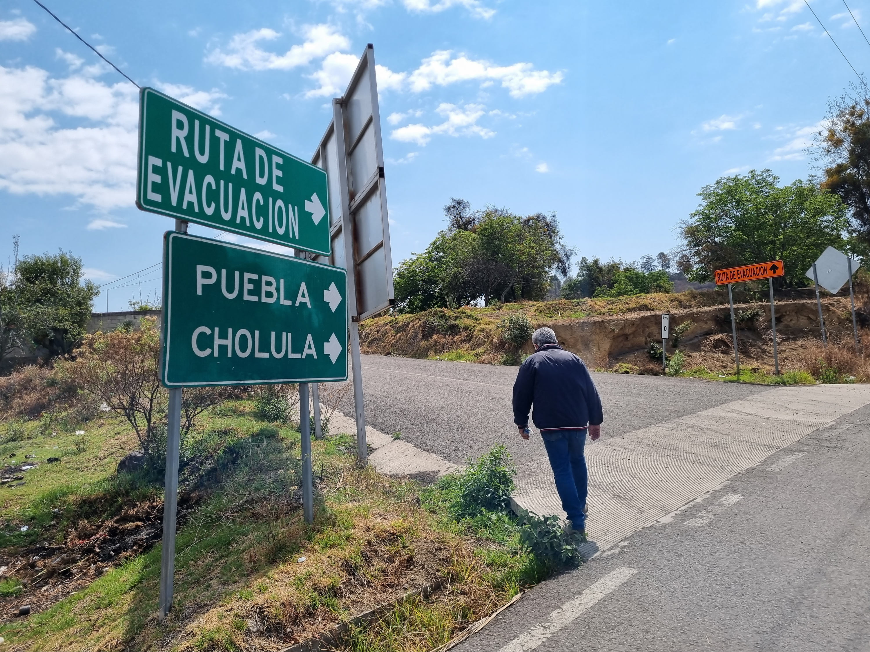 Rutas de evacuación del volcán Popocatépetl son rehabilitadas por el gobierno del estado de Puebla I Foto: EsImagen