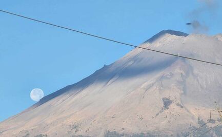 FOTO. Captan OVNI sobre el volcán Popocatépetl desde Atlixco