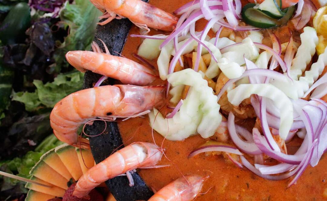 La Ruta del Marisco año con año congrega durante la Cuaresma a miles de visitantes en San Hipólito Xochiltenango | foto: agencia Es Imagen para El Universal Puebla