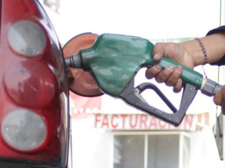 La Comisión Reguladora de Energía (CRE) informa periódicamente el costo de las gasolinas y diésel en toda la República Mexicana. 

Foto: Producción El Universal Puebla 