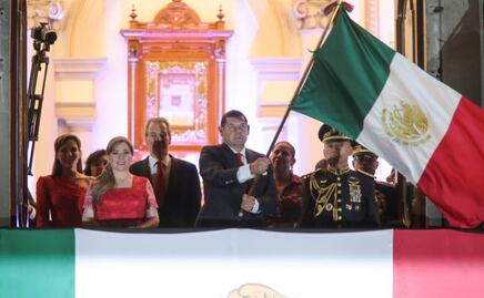 Ante más de 8 mil poblanos, Armenta da su primer Grito de Independencia