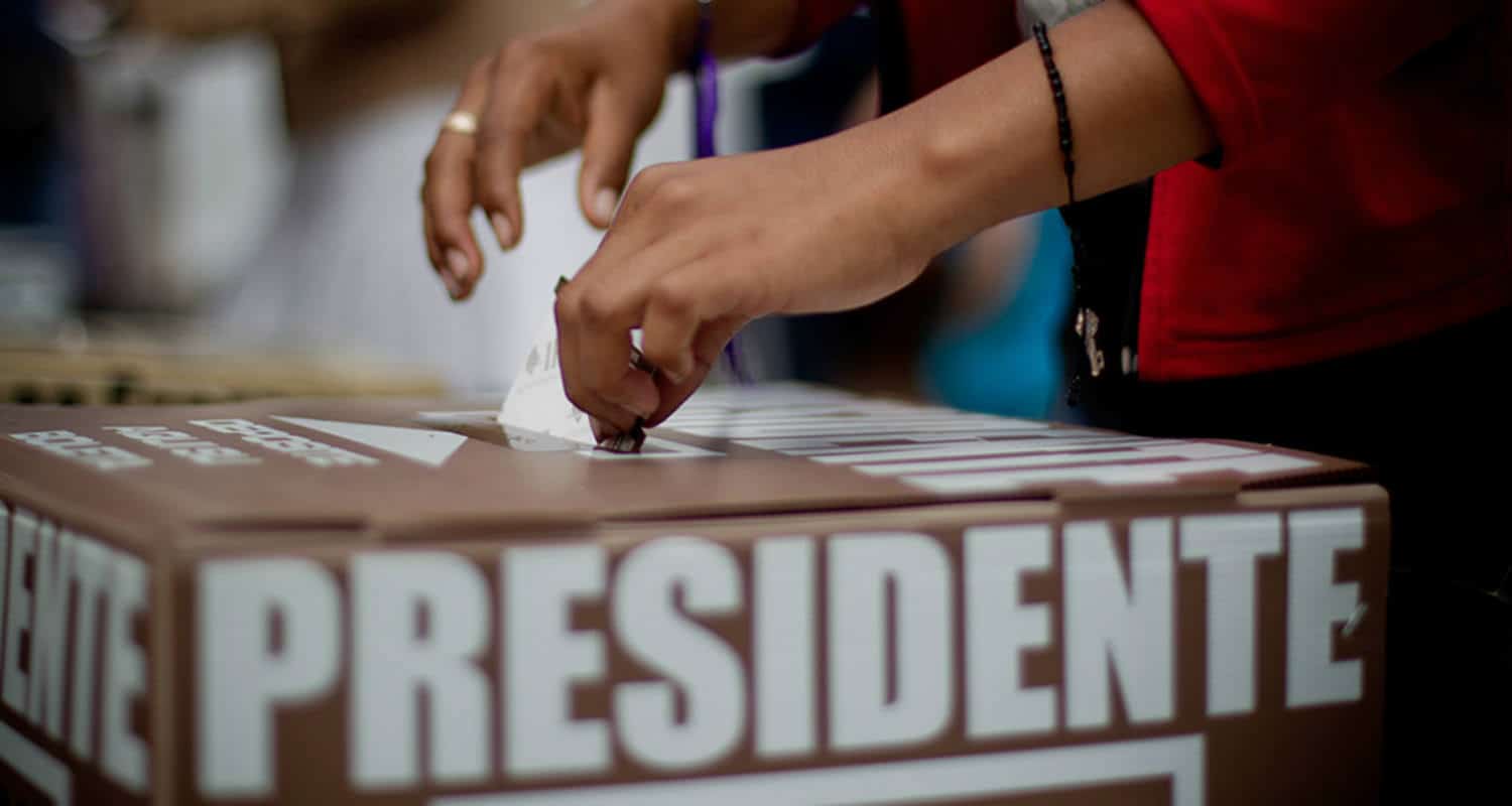 Si no te permiten tomarte un tiempo libre para votar, han cometido un delito y puedes denunciarlo ante la Fiscalía Especializada en Infracciones Electorales. 

Foto: Producción El Universal Puebla