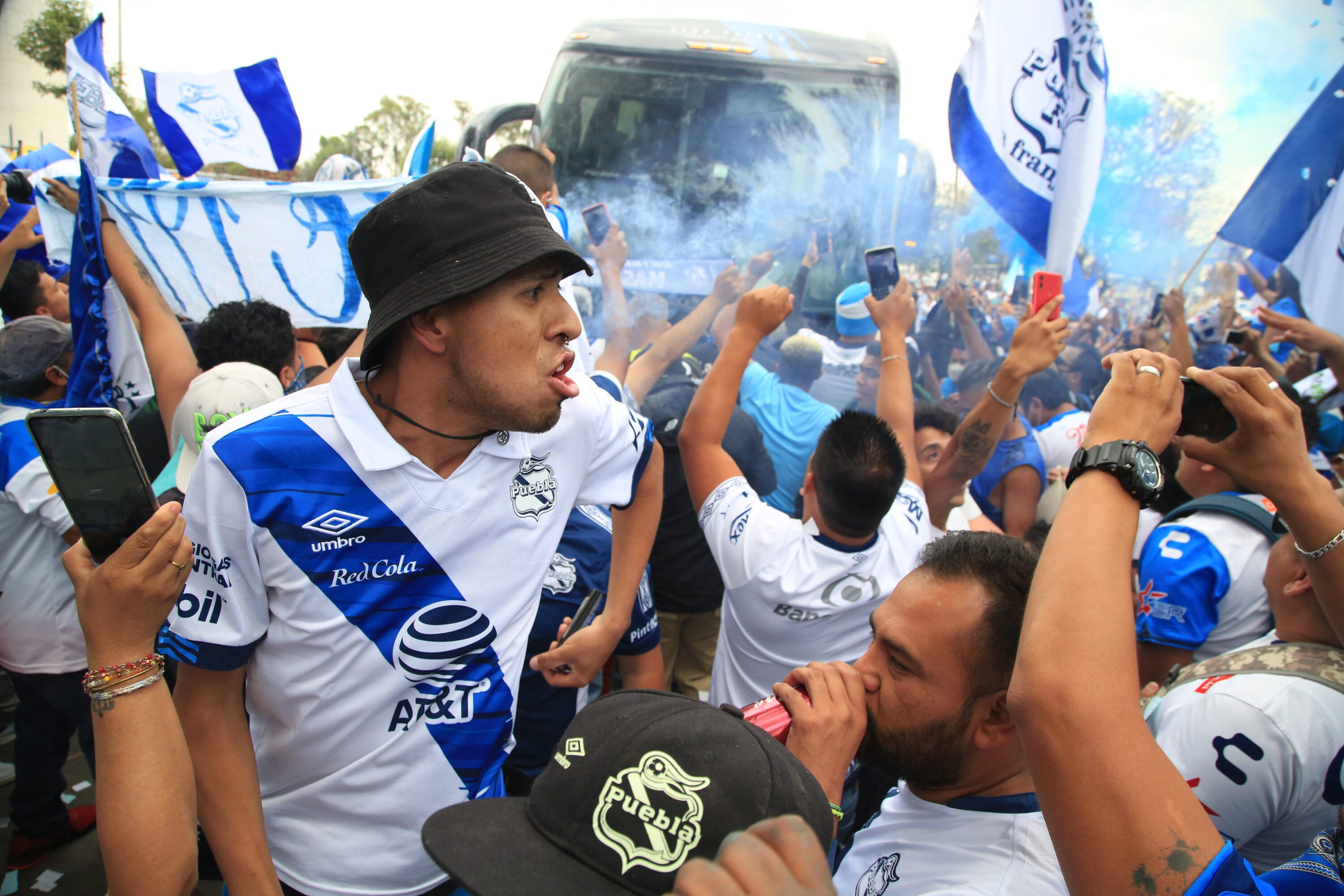 Este himno captura el entusiasmo y el compromiso de los seguidores del Club Puebla, combinando orgullo local con el fervor por el fútbol. 

Foto: Producción El Universal Puebla