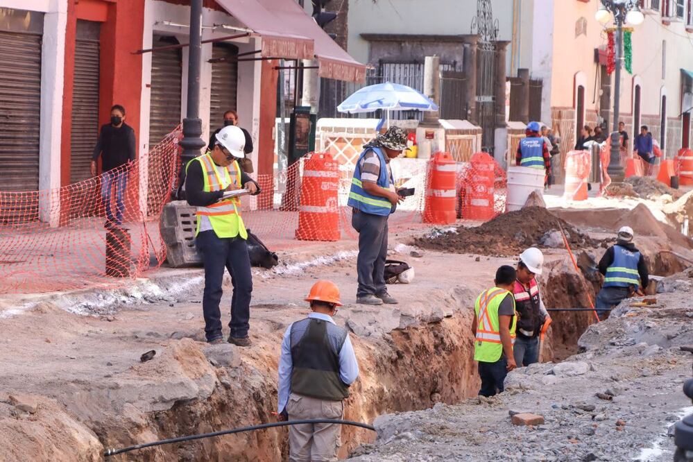 Sobre la 16 de Septiembre han encontrado varios vestigios históricos | Agencia Es Imagen para El Universal Puebla