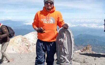 Alpinistas suben al Pico de Orizaba con Virgen de Guadalupe de 40 kilos