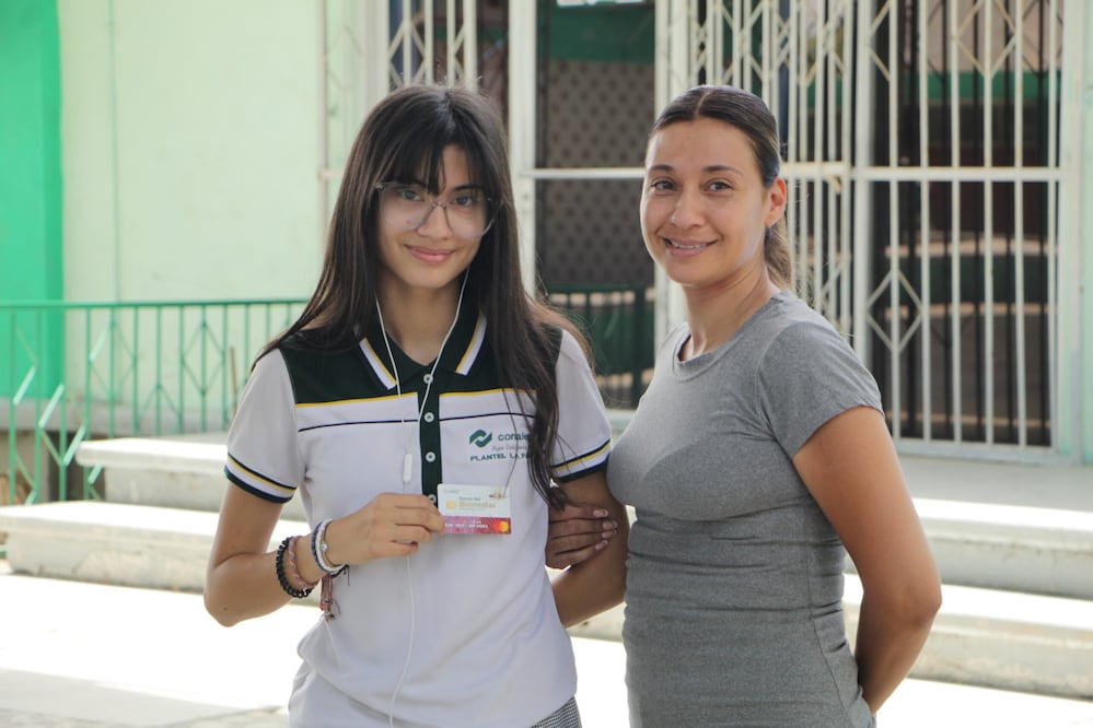 El funcionario resaltó que se han realizado un total de 35,125 asambleas informativas dirigidas a padres de familia con el objetivo de promover la beca Benito Juárez.
Foto: Producción El Universal Puebla