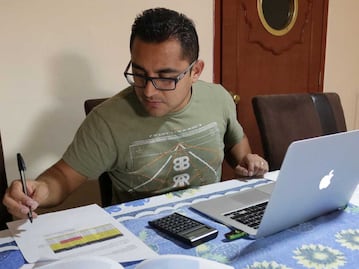 Gobierno de Puebla sugiere home office a administrativos y línea de producción activa