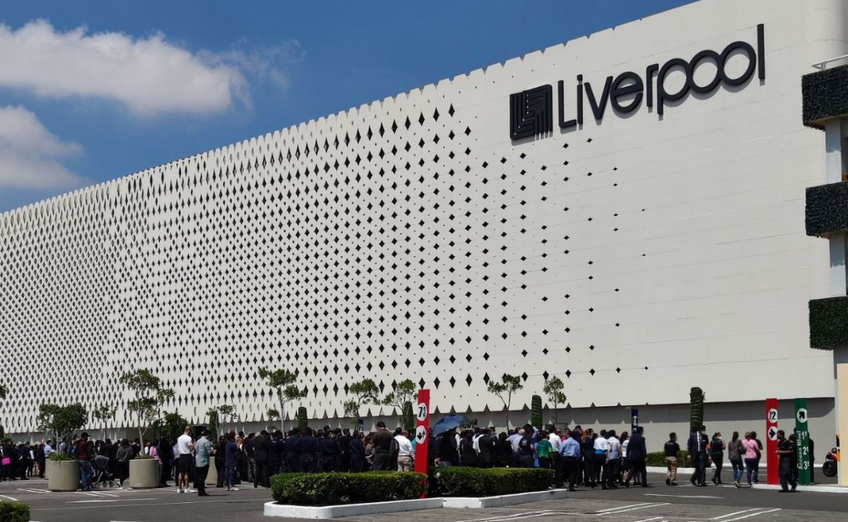 Liverpool firmó un convenio con Troquer, la tienda en línea que vende ropa de segunda mano | Foto: Agencia Es Imagen para El Universal Puebla