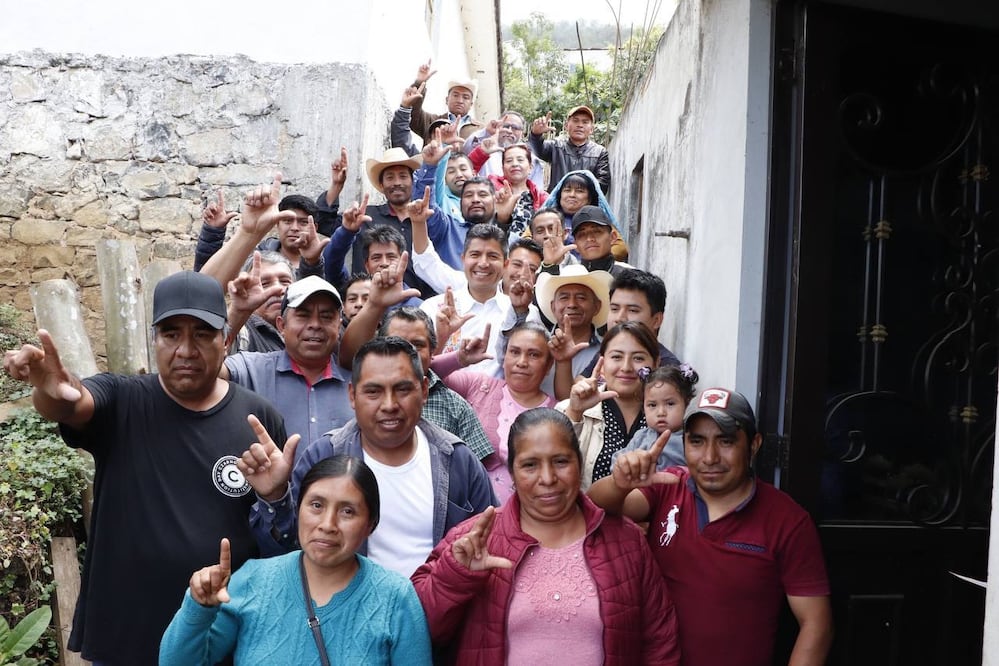 Lalo Rivera ha visitado 70 municipios de Puebla para escuchar a la gente | Foto: Especial