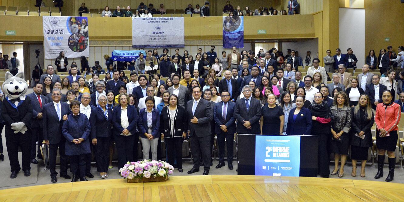 Egresados de Derecho abonan a una cultura de paz y a una sociedad más justa | Foto: BUAP