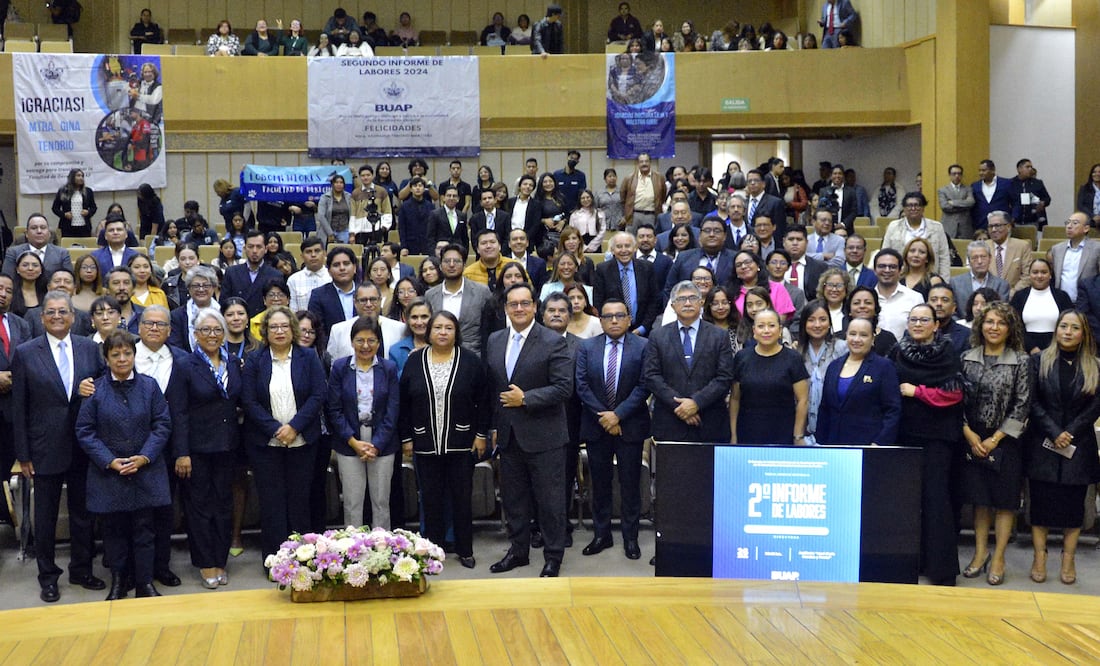 Egresados de Derecho abonan a una cultura de paz y a una sociedad más justa | Foto: BUAP