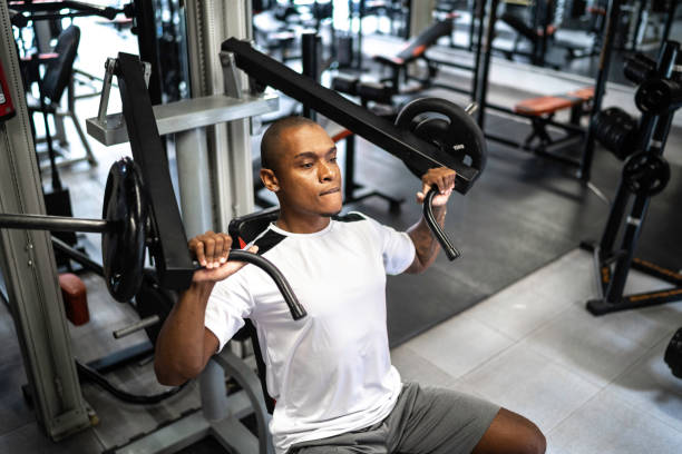 Estos son los aparatos de gimnasio que recomienda el entrenador David Lloyd Turó para que tonifiques y conviertas la grasa en músculo de manera efectiva. 

Foto: Producción El Universal