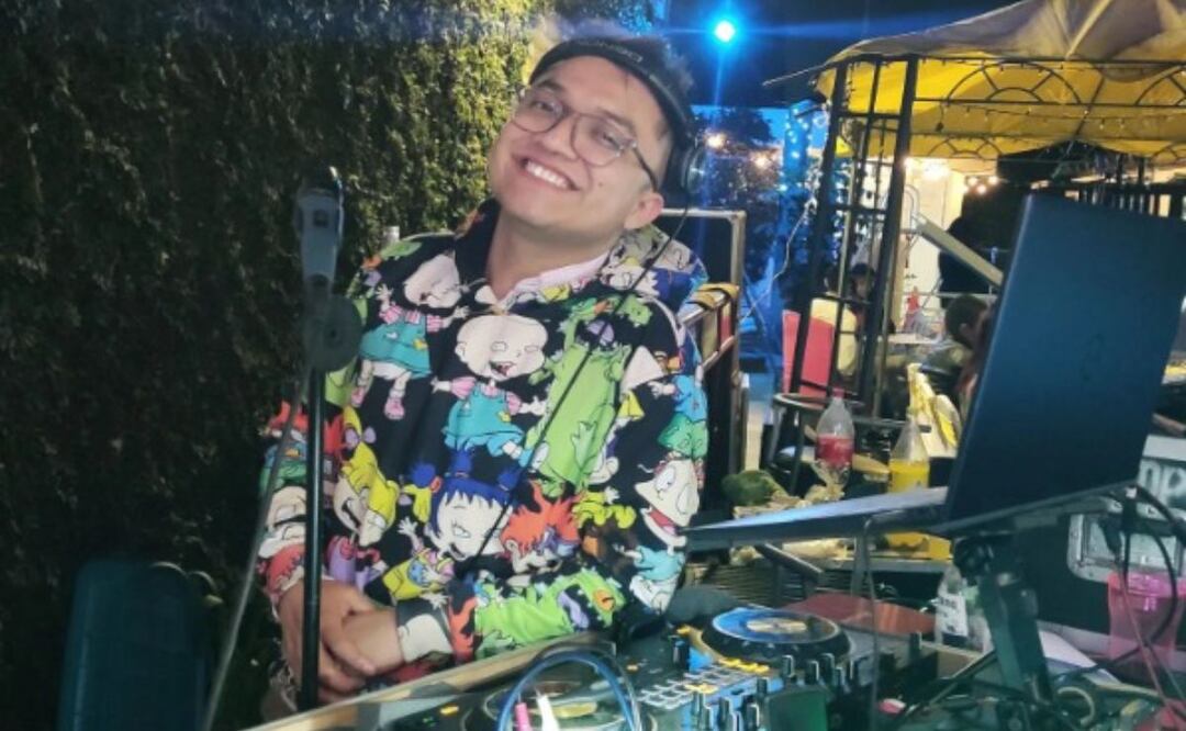 El DJ Vampiro reprueba la música de Peso Pluma, Junior H y Marrano por contener mensajes negativos para los menores de edad. | Foto: Facebook Dj Vampiro Puebla