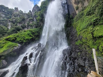Así puedes llegar a la cascada que está en medio de dos Pueblos Mágicos de Puebla