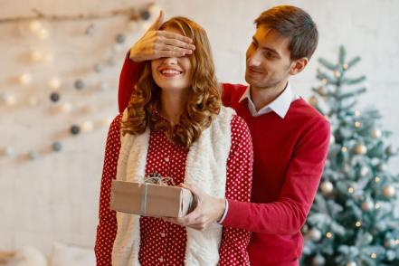 7 consejos financieros de la Condusef para no acabar endeudado en las fiestas navideñas