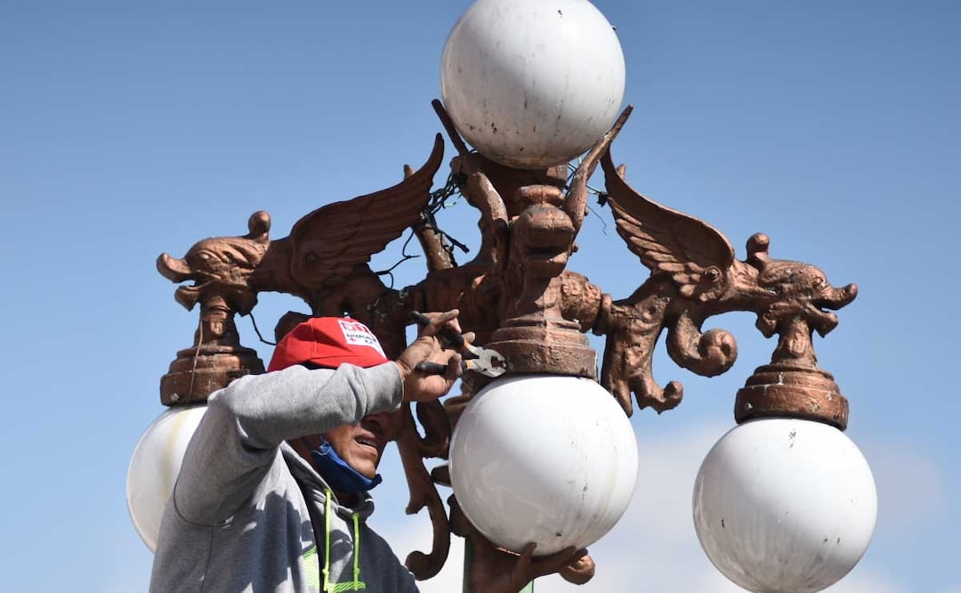 El Derecho de Alumbrado Público se cobra a través de los recibos de luz | Foto: Agencia Es Imagen para El Universal Puebla