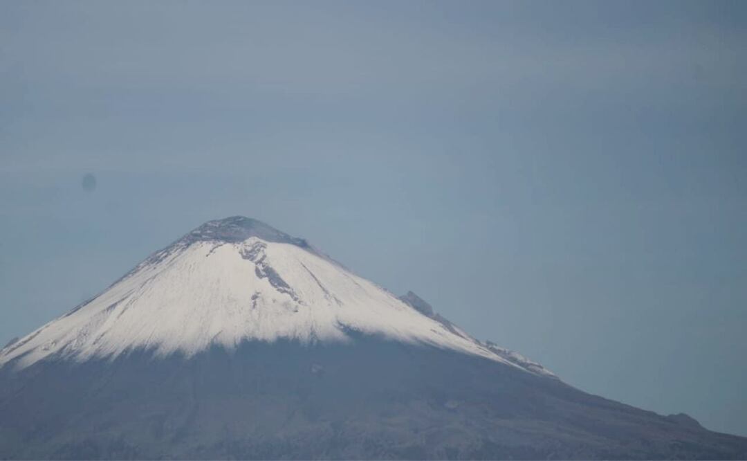 En México existen más de 2 mil volcanes y pese a su constante actividad, el Popocatépetl no es el más peligroso de todos. | Foto: Es Imagen para El Universal Puebla