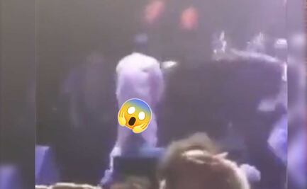 Critican al Borrego Nava por desnudarse en la Feria de las Flores de Huauchinango