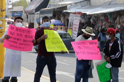 Otra vez protestan opositores a remodelación del mercado Amalucan