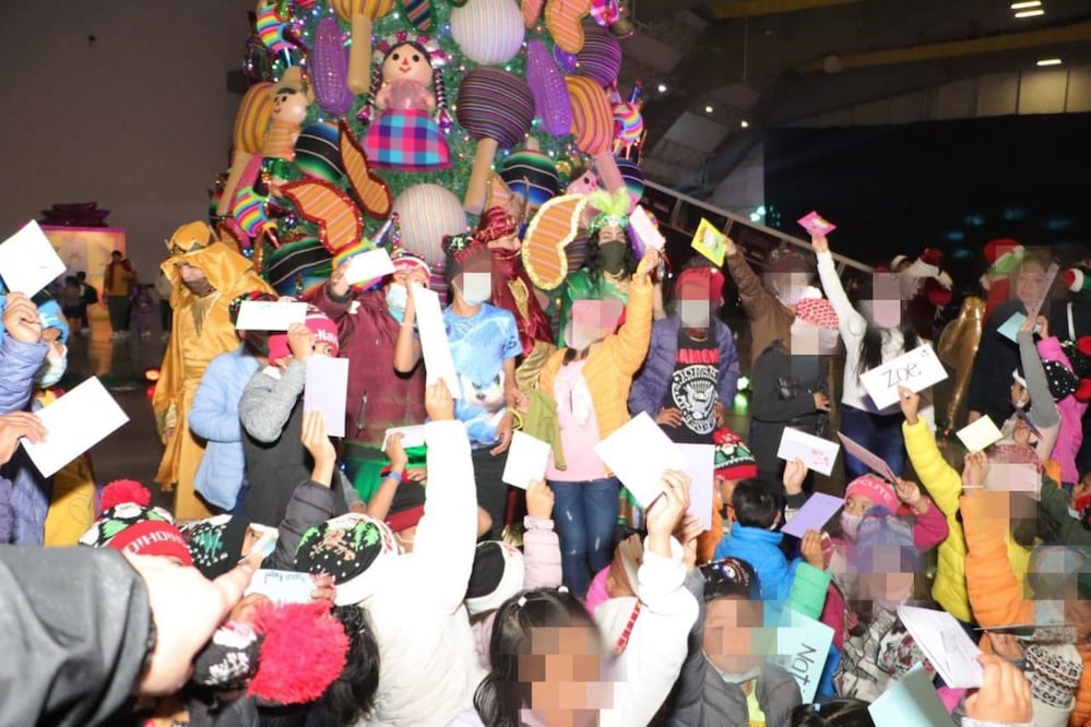 Ceci Arellano y los niños de la Casa de la Niñez Poblana vivieron momentos de magia y alegría | Foto: Especial