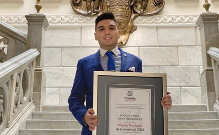 Otorgan el Premio Municipal de la Juventud 2022 a egresado de la BUAP