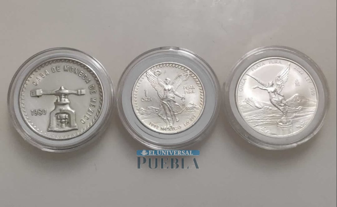 Onza Troy y las dos versiones de la Onza Libertad. Foto: Demian Magallán