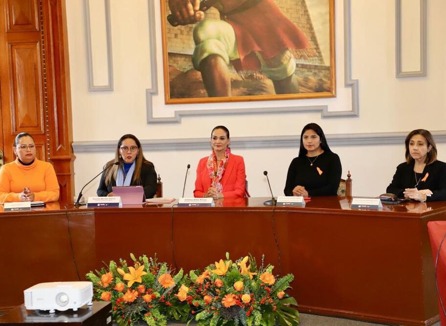 Liliana Ortiz encabezó la Mesa Interinstitucional del Programa Contigo Mujer Contra la Violencia | Foto Ayuntamiento de Puebla