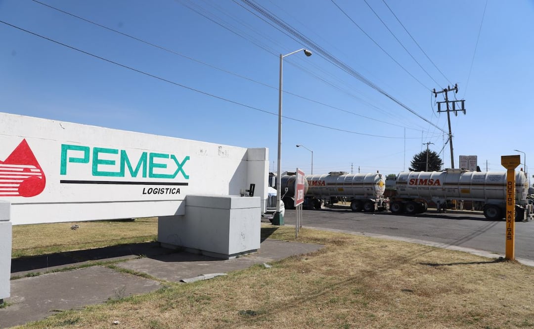 En el estado de Puebla se localizaron 50 tomas clandestinas y se recuperaron 114 mil 495 litros de combustible | Foto: Agencia Es Imagen para El Universal Puebla